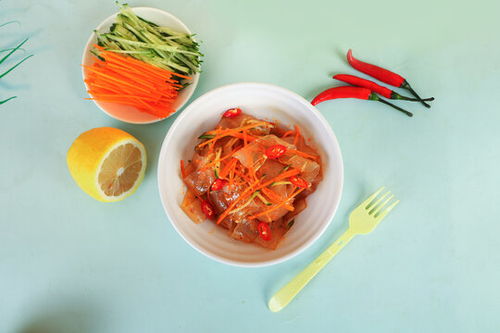 一碗家常滋味——羊肉青菜面與中國涼皮的飲食風情